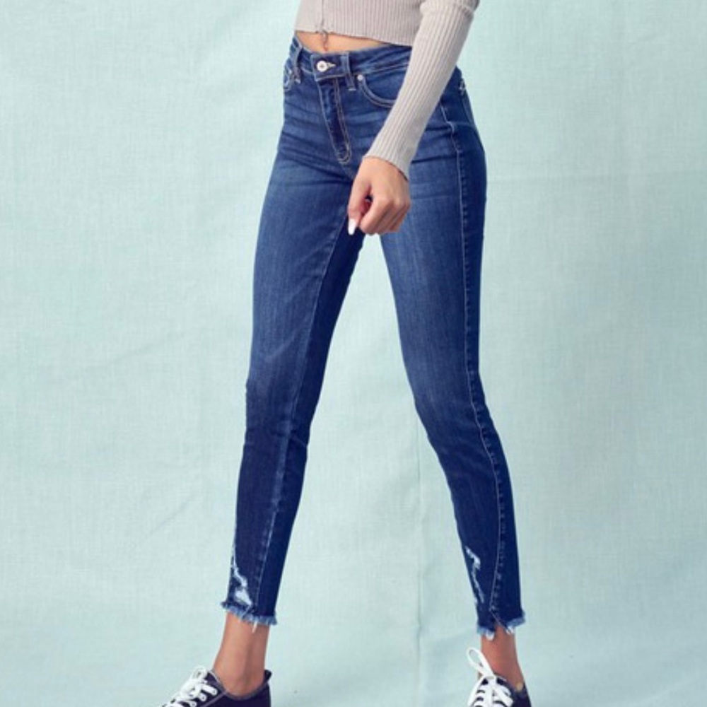 -NWT KanCan Distressed Hem Skinny Ankle Jeans Sizes 24 - Picture 2 of 7